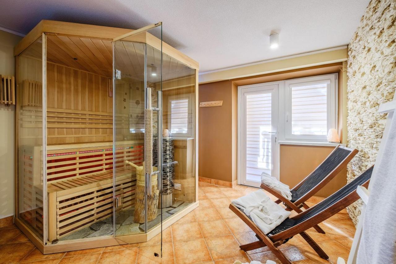 Willa Jodla Jacuzzi&Sauna โปโรนิน ภายนอก รูปภาพ